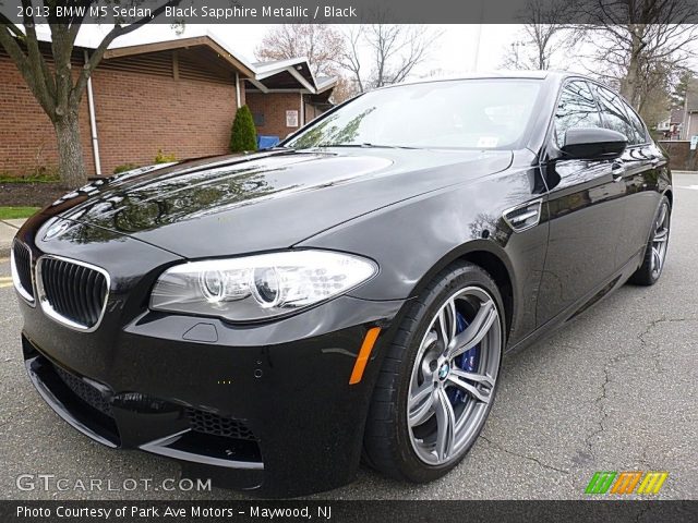 2013 BMW M5 Sedan in Black Sapphire Metallic