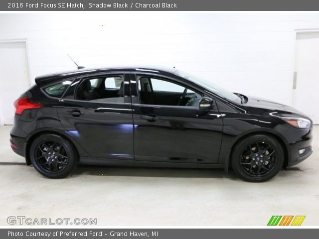 2016 Ford Focus SE Hatch in Shadow Black