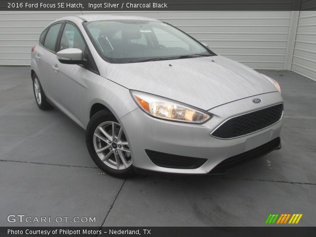 2016 Ford Focus SE Hatch in Ingot Silver