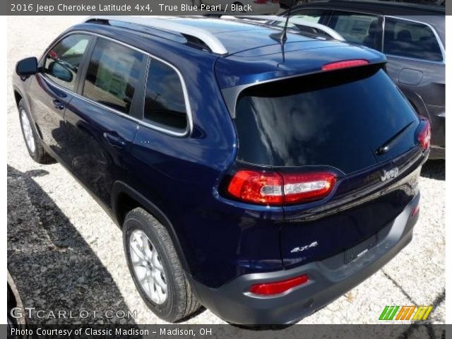 2016 Jeep Cherokee Latitude 4x4 in True Blue Pearl