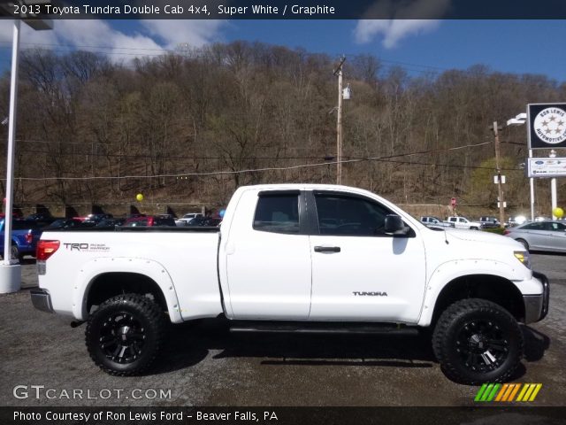 2013 Toyota Tundra Double Cab 4x4 in Super White
