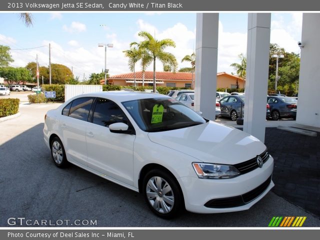 2013 Volkswagen Jetta SE Sedan in Candy White