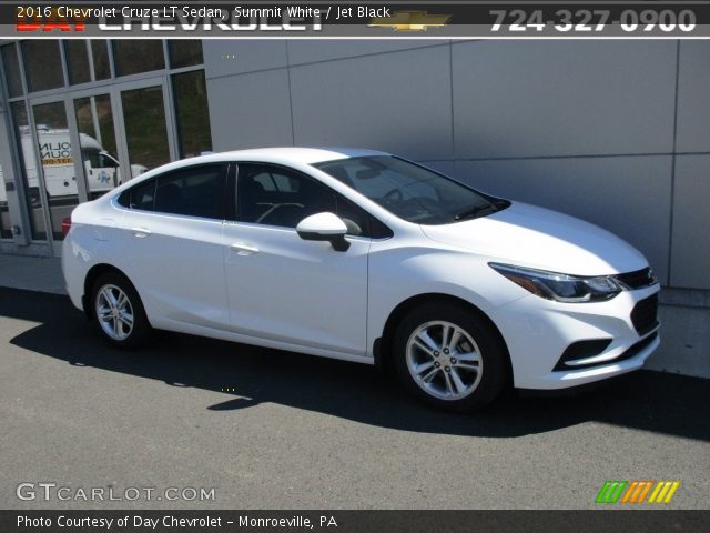 2016 Chevrolet Cruze LT Sedan in Summit White