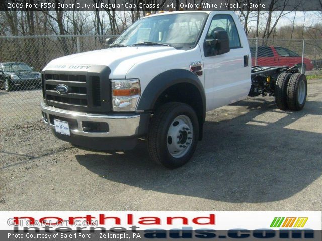 2009 Ford F550 Super Duty XL Regular Cab Chassis 4x4 in Oxford White