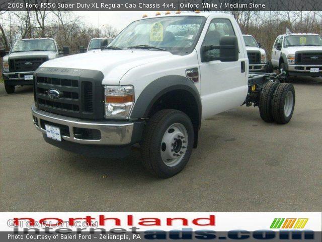 2009 Ford F550 Super Duty XL Regular Cab Chassis 4x4 in Oxford White