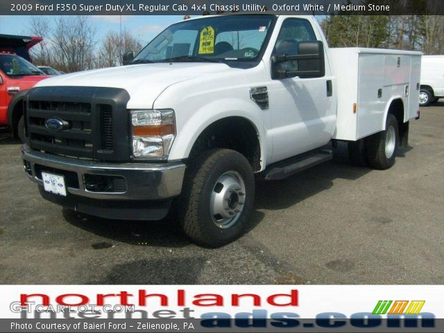 2009 Ford F350 Super Duty XL Regular Cab 4x4 Chassis Utility in Oxford White