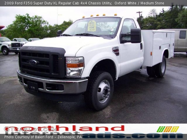2009 Ford F350 Super Duty XL Regular Cab 4x4 Chassis Utility in Oxford White