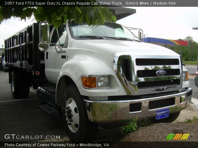 2007 Ford F750 Super Duty XL Chassis Regular Cab Dump Truck in Oxford White