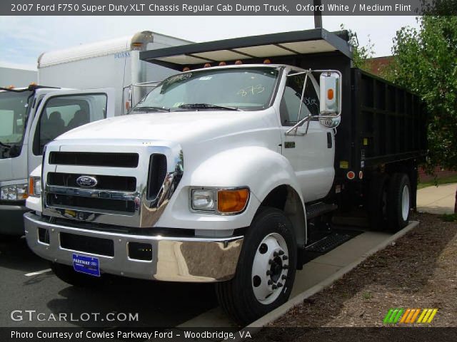 2007 Ford F750 Super Duty XLT Chassis Regular Cab Dump Truck in Oxford White