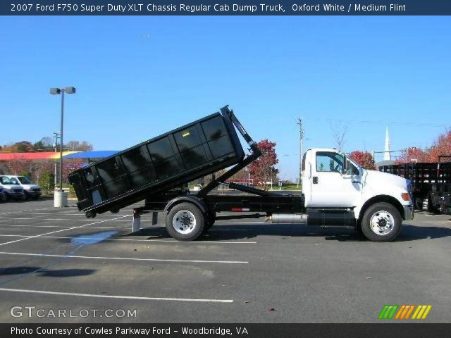 2007 Ford F750 Super Duty XLT Chassis Regular Cab Dump Truck in Oxford White