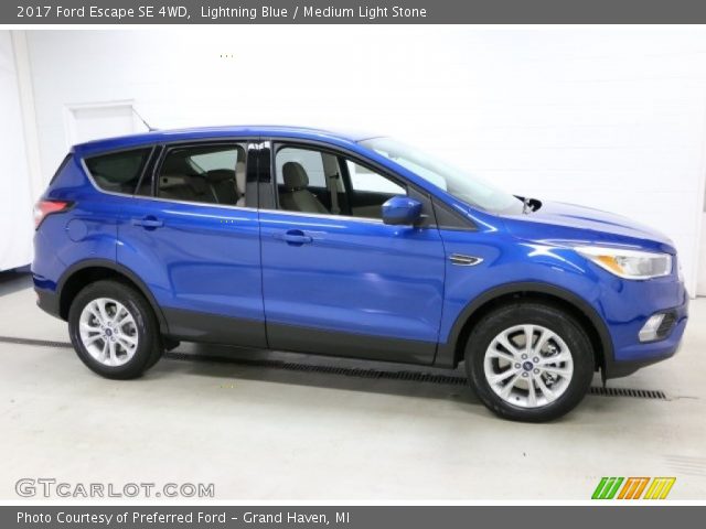 2017 Ford Escape SE 4WD in Lightning Blue