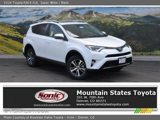 2016 Toyota RAV4 XLE in Super White