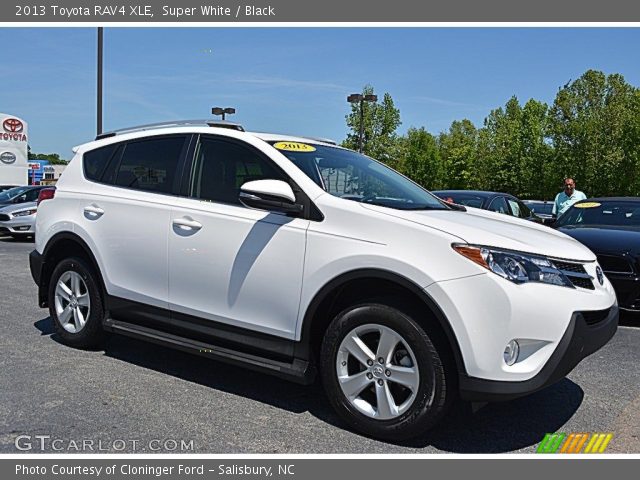 2013 Toyota RAV4 XLE in Super White