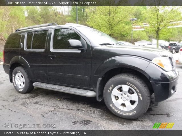 2006 Nissan Pathfinder SE 4x4 in Super Black