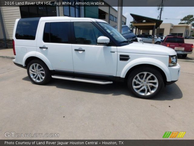 2016 Land Rover LR4 HSE in Fuji White