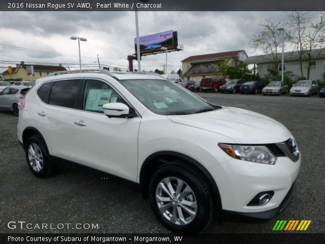 2016 Nissan Rogue SV AWD in Pearl White