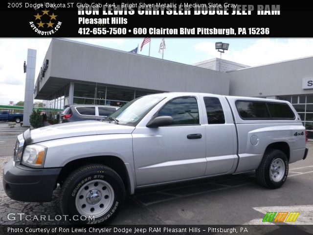 2005 Dodge Dakota ST Club Cab 4x4 in Bright Silver Metallic