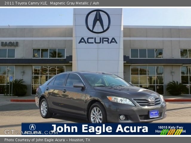 2011 Toyota Camry XLE in Magnetic Gray Metallic