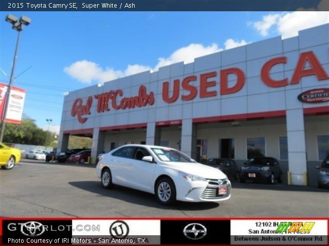 2015 Toyota Camry SE in Super White