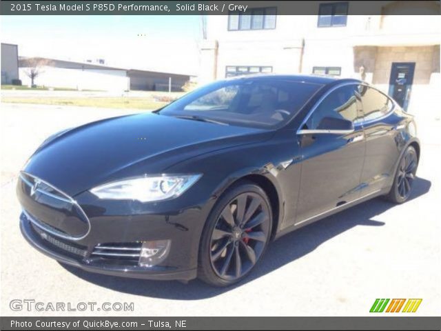 2015 Tesla Model S P85D Performance in Solid Black
