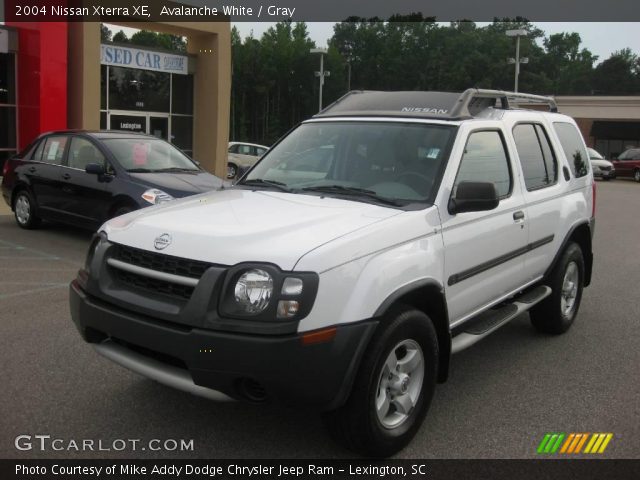 2004 Nissan Xterra XE in Avalanche White