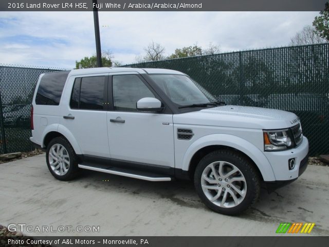 2016 Land Rover LR4 HSE in Fuji White