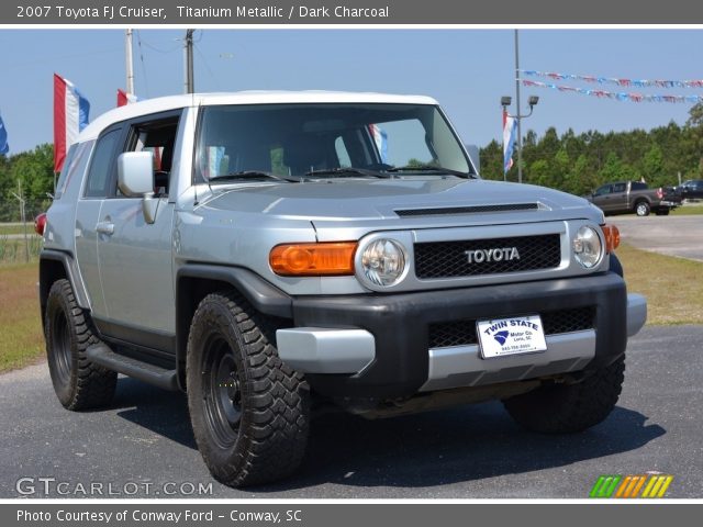 2007 Toyota FJ Cruiser  in Titanium Metallic