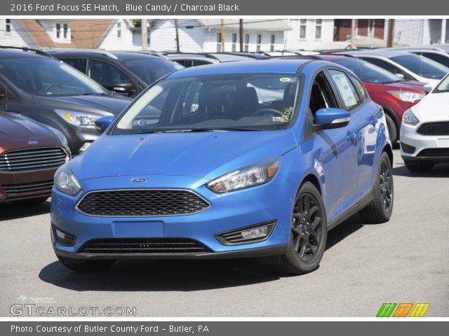 2016 Ford Focus SE Hatch in Blue Candy