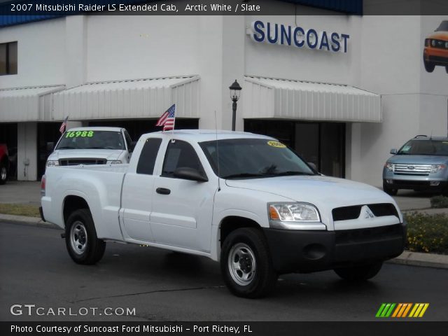 2007 Mitsubishi Raider LS Extended Cab in Arctic White