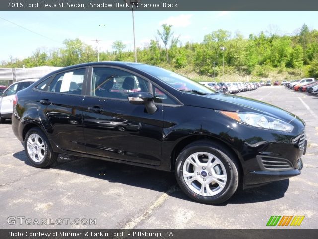 2016 Ford Fiesta SE Sedan in Shadow Black