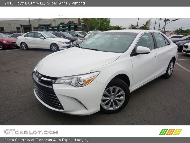 2015 Toyota Camry LE in Super White