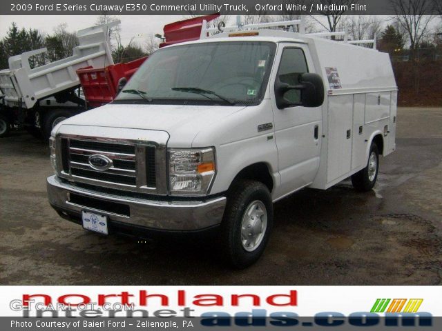 2009 Ford E Series Cutaway E350 Commercial Utility Truck in Oxford White
