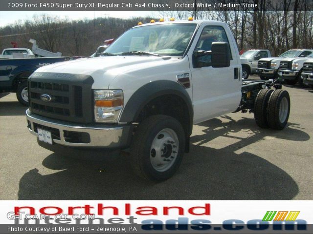 2009 Ford F450 Super Duty XL Regular Cab 4x4 Chassis in Oxford White