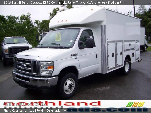 2009 Ford E Series Cutaway E350 Commercial Utility Truck in Oxford White
