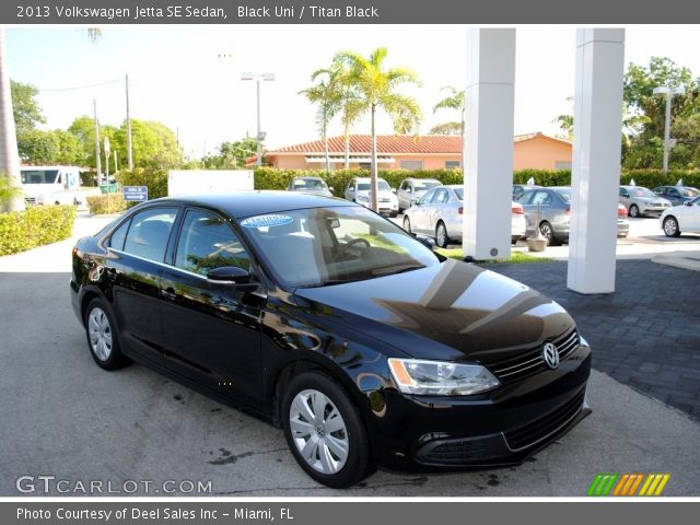 2013 Volkswagen Jetta SE Sedan in Black Uni