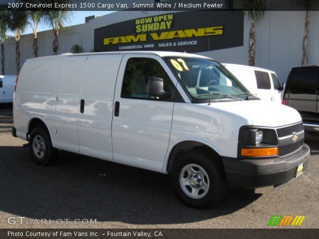 2007 Chevrolet Express 1500 Cargo Van in Summit White