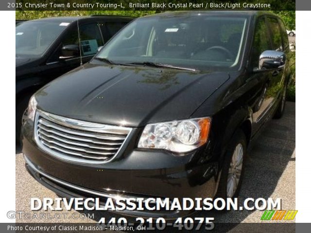 2015 Chrysler Town & Country Touring-L in Brilliant Black Crystal Pearl