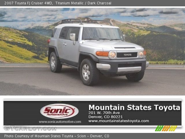 2007 Toyota FJ Cruiser 4WD in Titanium Metallic