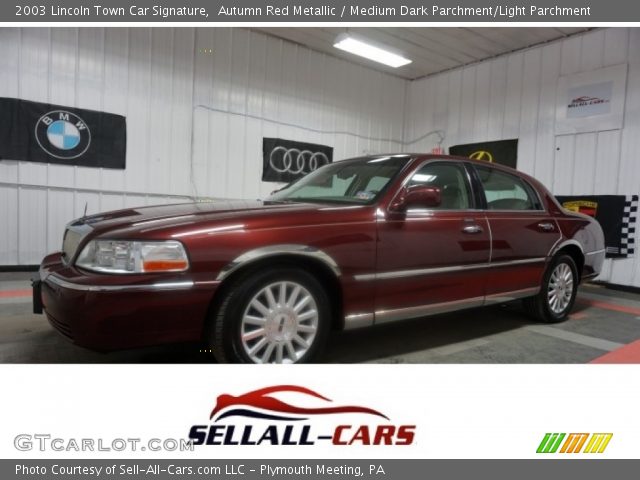 2003 Lincoln Town Car Signature in Autumn Red Metallic