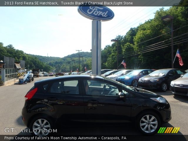 2013 Ford Fiesta SE Hatchback in Tuxedo Black