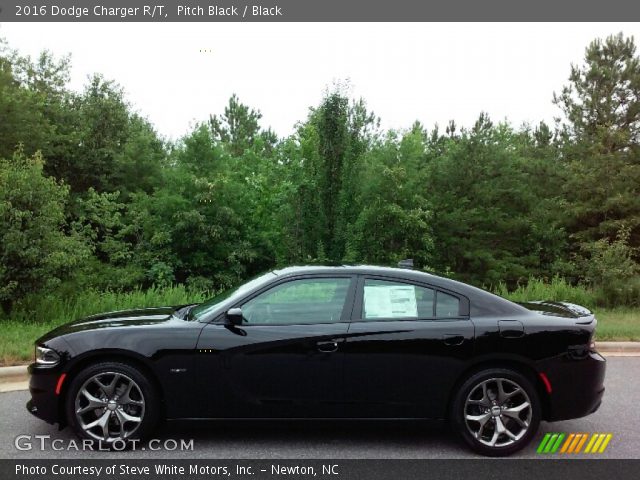2016 Dodge Charger R/T in Pitch Black