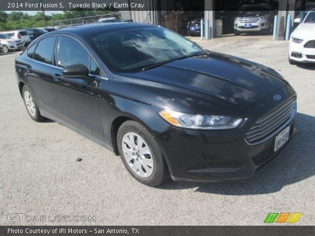 2014 Ford Fusion S in Tuxedo Black