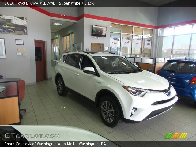 2016 Toyota RAV4 XLE AWD in Super White