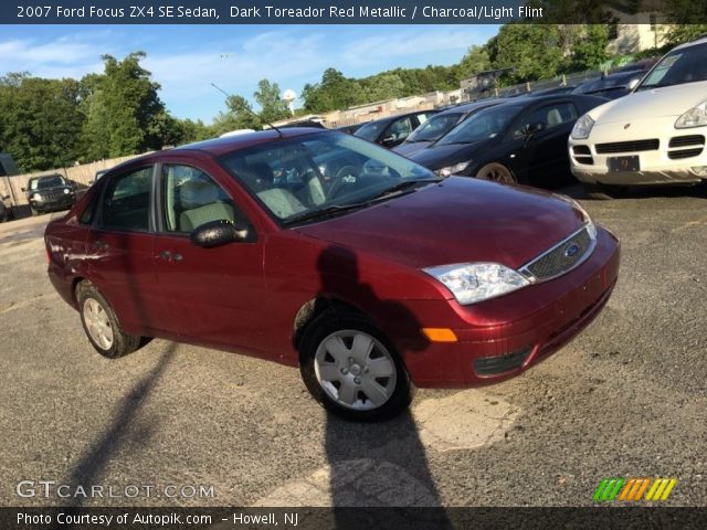 2007 Ford Focus ZX4 SE Sedan in Dark Toreador Red Metallic