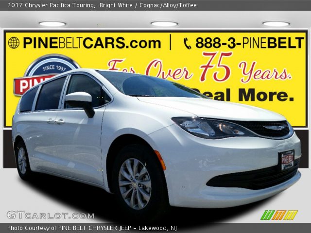 2017 Chrysler Pacifica Touring in Bright White