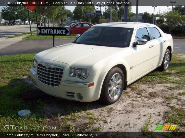 2007 Chrysler 300 C HEMI in Cool Vanilla