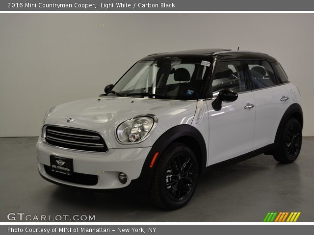 2016 Mini Countryman Cooper in Light White