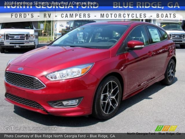 2016 Ford Focus SE Hatch in Ruby Red