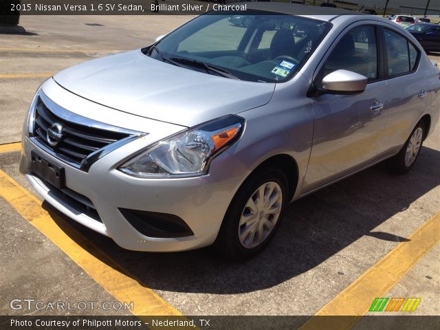 2015 Nissan Versa 1.6 SV Sedan in Brilliant Silver