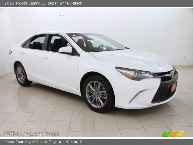 2015 Toyota Camry SE in Super White